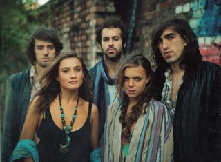 Aun más del grupo vasco Crystal Fighters. Podcast en The Guardian y concierto en Roma