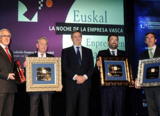 Bridgestone recibe la «Euskal Makila» por su compromiso con Euskadi