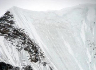 la expedicion Austro-Vasco-Canadiense que intentaba ascender al Hidden Peak en invierno ha desistidó