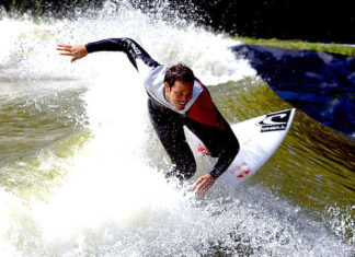 En Australia hablan de la máquina de olas para surf vasca