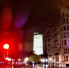 La Torre Iberdrola ya brilla con luz propia