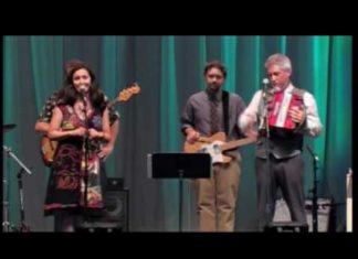 The «Voice of America» entrevista a «Amuma says no»