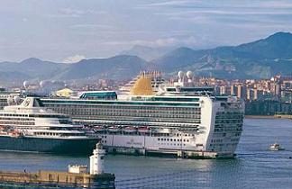 Cinco líneas de cruceros visitan el País Vasco, interesadas por el Puerto de Bilbao