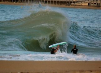 Haciendo surf en El País Vasco, o la costa de un País repartida entre dos Estados