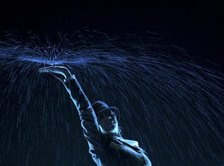 Una extraordinaria crítica del Miami Herald a una obra de teatro vasca