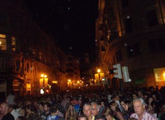 Una californiana, camino de Granada, electrizada por Bilbao