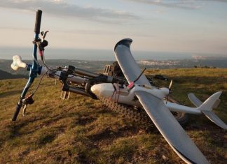 Grabando un recorrido por las montañas vascas desde un avión a radiocontrol