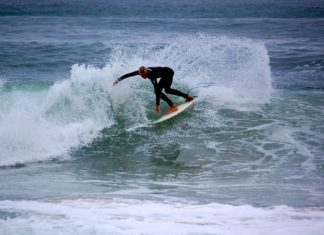 Surf en Euskadi. Las visitas de un californiano a la costa vasca