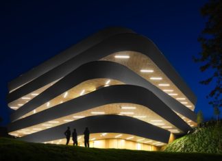 Basque Culinary Center. Extraordinario en el fondo y en la forma