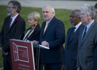 Premio de la Fundación Sabino Arana al exprimer ministro irlandés Bertie Ahern