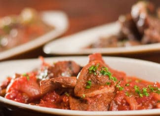 Publicaciones de la revista de la Smithsonian Institution sobre el Conflicto Vasco y la gastronomía vasca en USA