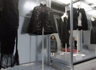 Una exposición sobre Balenciaga en París. De nuevo, se olvidan de los más obvio: que era vasco