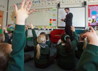 Más autogobierno = mejor educación