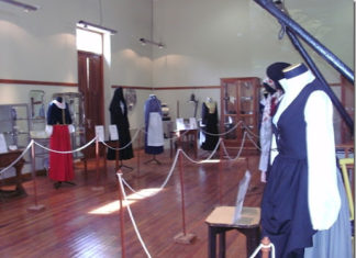 Una exposición de vestimenta tradicional vasca en Argentina, con una gran historia detrás