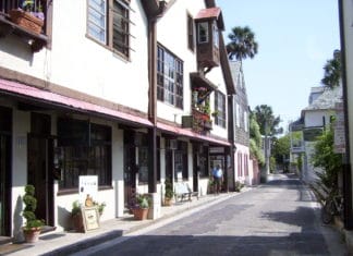 Un grupo de jóvenes indígenas vascos pasa un mes en familias de acogida de Florida