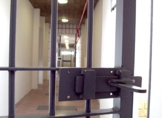 Irish Times editorializa sobre los presos de ETA y sobre la política penitenciaria de Rajoy