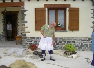 Los Joaldunak que salvaron el honor de una inglesa. ¡Así son los vascos!