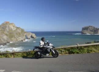 Ducati y Pirelli. El mejor diseño italiano escoge Bilbao para presentar sus productos