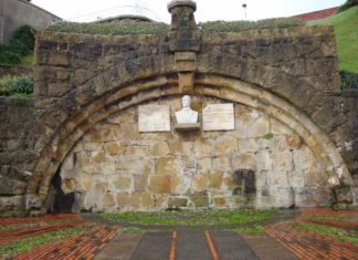 Vida y obra de un escritor y patriota vasco: Vicente Amezaga