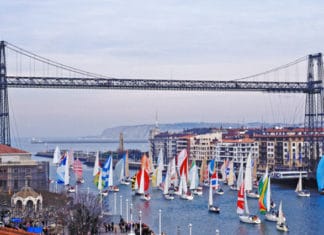 Una mirada al Puente Colgante desde Italia