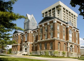 La presencia de lo vasco en la KFLC en USA. Del dialecto bizkaino a Alex de la Iglesia