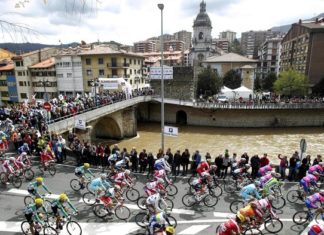 El NYT se equivoca. El Gobierno socialista dejó de apoyar la Vuelta al País Vasco por razones políticas
