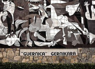 Alguna de las razones para visitar Madrid: el Bombardeo de Gernika y un café en la Plaza Mayor