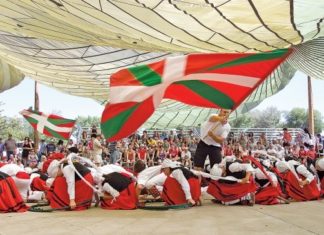 Los vascos celebran su fiesta, tras el Día de la Independencia