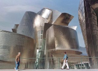 Le Monde convierte al ertzaina asesinado por ETA frente al Guggenheim, en un guardia civil