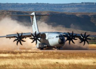 Un nuevo avión militar de Airbus se prueba en Navarra