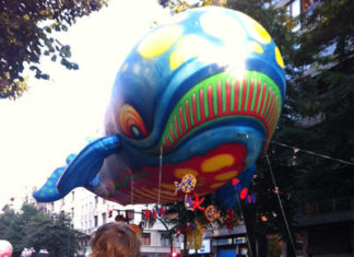 El primer encuentro de una niña vasco-americana con su familia en Euskadi, contado por su madre