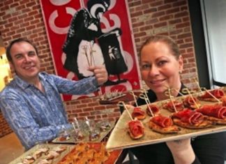 Pintxos (así, escrito tal cual) en el Bar de Halcyon de Perth (Australia)