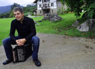 Kepa Junkera actúa en el «Ballincollig Winter Music Festival» de Irlanda, es decir en «casa»