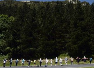 Amplia cobertura de la cadena humana «Gure Esku Dago» (con vídeos)