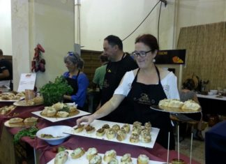Tortilla de «bacalado» en una fiesta gastronómica siciliana