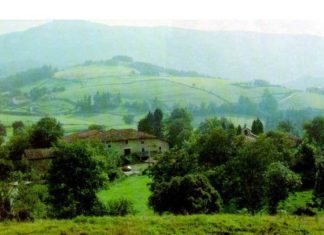 San Ignacio: Iñigo y vasco (que no castellano) Oñaz, Azpeitia (Gipuzkoa) solar de la línea paterna de Iñigo de Loyola. Fot. Garikoitz Estornés Zubizarreta, 1987