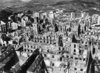 Se homenajea, con el «visto bueno» oficial, a la «Legión Condor» que devastó Gernika Gernika bombardeada y destruida