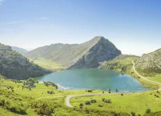 El Irish Examiner ¿extiende el País Vasco hasta Asturias? lago Enol Asturias