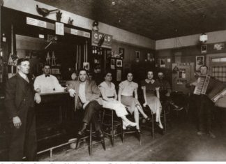 «Bakersfield – Basque City» y otras historias de restaurantes vascos en el oeste de los USA Vascos en el Overland Hotel Bar & Restaurant, Gardnerville, Nevada.