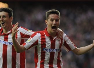 The Guardian: El Athletic puede enseñar a las marcas sobre «riesgo e innovación» Athletic Bilbao’s midfielder Ander Herrera (R) celebrates with Athletic Bilbao’s forward Aritz Aduriz (L). Photograph: RAFA RIVAS/AFP/Getty Images
