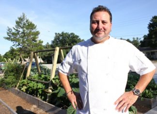 Un «Txoko» en Orlando (Florida) Henry Salgado Chef del Txokos Basque Kitchen de Orlando (Florida)