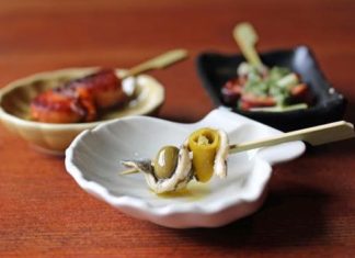 «La madre de todos los pintxos» a la conquista de New York Gilda, "la madre de todos los pintxos", del restaurante Huertas de Nueva York (fotografía: Bradley Hawks)