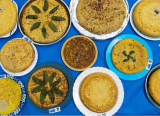 «Curso express de tortilla de patatas». Probando ¡427!, en Aste Nagusia-Bilbao Tortillas participantes en el "Concurso de Tortillas" de Aste Nagusia Bilbao 2014 (Fotografía: Danielle Tsi)