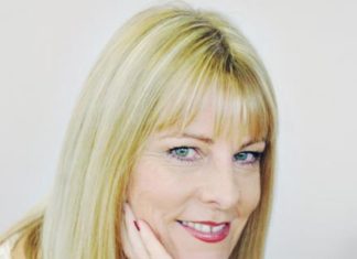 La «estresante experiencia» de una madre inglesa en Bilbao (No recomendable para bilbainos) Diane Cooke sobre Bilbao: We were greeted by a huge door covered in graffiti