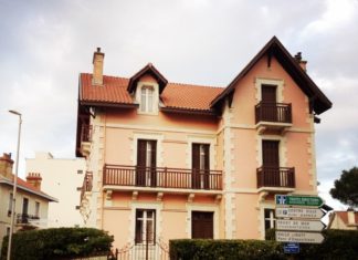 Experiencias y fotografías de una argentina en Euskadi Chalet en Biarritz (Fotografía: Aniko Villalba)