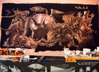 Un «Guernica» escondido en Jurassic Park y un recuerdo a «Charlie Hebdo» Una comparativa del mural de Jurssic Park en pleno proceso de realización y el Guernica de Picasso
