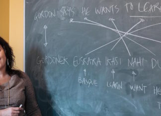 El Euskera en la portada de la web del College de la Universidad de Chicago Amaia Gabantxo, profesora de "Elementary Basque and Introduction to Basque Culture" en la Universidad de Chicago