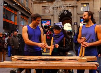 El «Mercado de Santo Tomás» (de Bilbao) explicado en chino (Vídeo) Video de Bitart donde Chen Ding explica para China que es el mercado de Santo Tomás