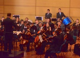 Euskal zuzendaria eta euskal musika Caldas-eko Sinfonikoan (Kolonbia) Gorka Sierra, director titular de la Sinfonica de Caldas