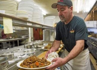 Los indígenas europeos que luchan por mantener su cultura en el “Nuevo Mundo” Centro vasco de Chino (California)